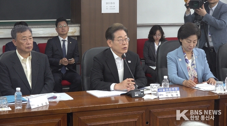 (사진촬영=한국방송뉴스 통신사) 이재명 대선후보가 공약을 설명하고 있다.