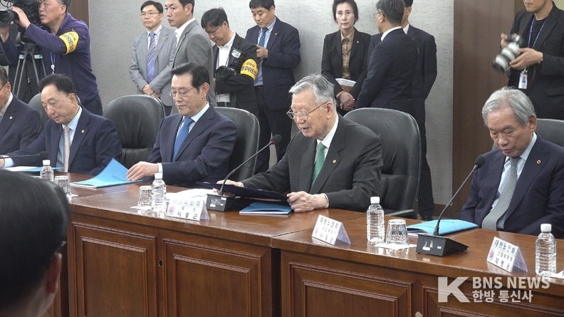 (사진촬영=한국방송뉴스 통신사) 대한노인회 이중근 회장이 UN창설일인 10월 24일을 공유일로 제안하고 있다.