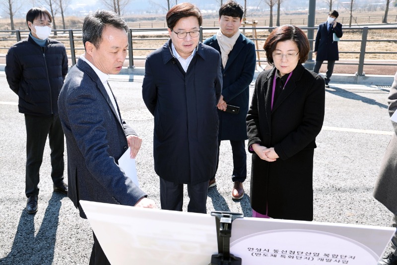1-1. 염태영 경기도 경제부지사 지난 27일 안성시 현장 방문.jpg