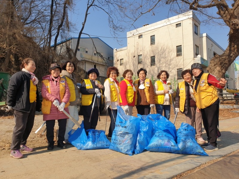 [크기변환]지역01- 대한적십자사 금사나눔봉사회 봄맞이 정화활동 (1).jpeg