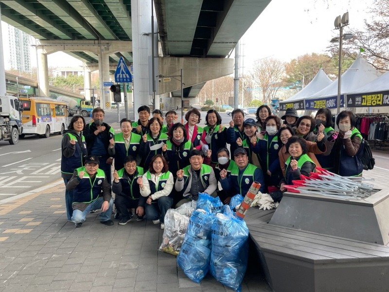 3.(사진)내손1동 주민자치회 환경정화활동(1).jpg