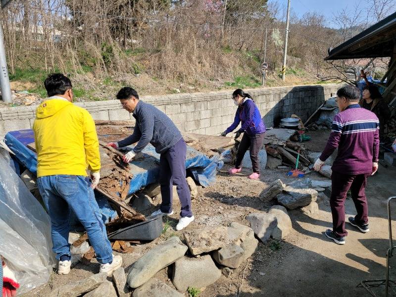 0404 태인면, 취약계층 가정에 쾌적한 주거환경 선물1.jpeg