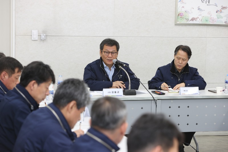 강릉시, 난곡동 산불 피해 지역 주민 안정 및 복구 총력(대책회의01).jpeg