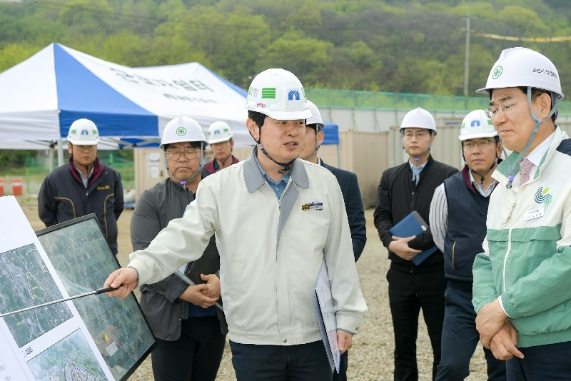 1.노관규 순천시장이 정원박람회를 준비하는 바쁜 일정 속에도 경제 현안을 꾸준히 챙겨 미래 순천의 큰 경제지도를 완성해 나가고 있다..jpg