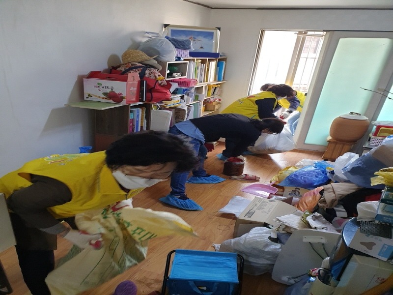 [크기변환]창전동 지역사회보장협의체 주거환경개선사업 (2).jpg