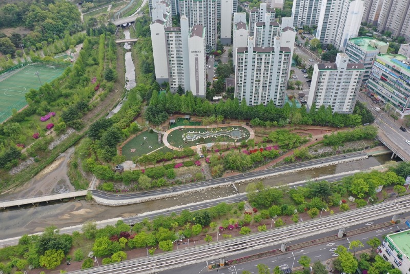 공원과(도심 속 힐링 공간 ‘송산1호 수변공원’ 개장)6.JPG