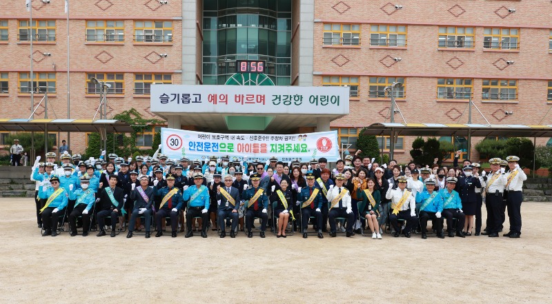 단체사진.jpg