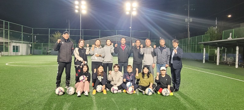 정선군여자축구동호회 사진자료 (1).jpg
