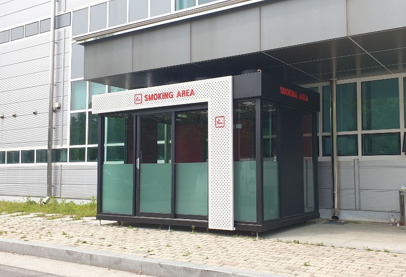 흡연부스(외부_제천족구장).jpg