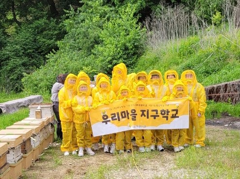 8. 10일 만에 결정되는 일년 농사, 파주 적성도서관 양봉 체험 인기 (1).jpg