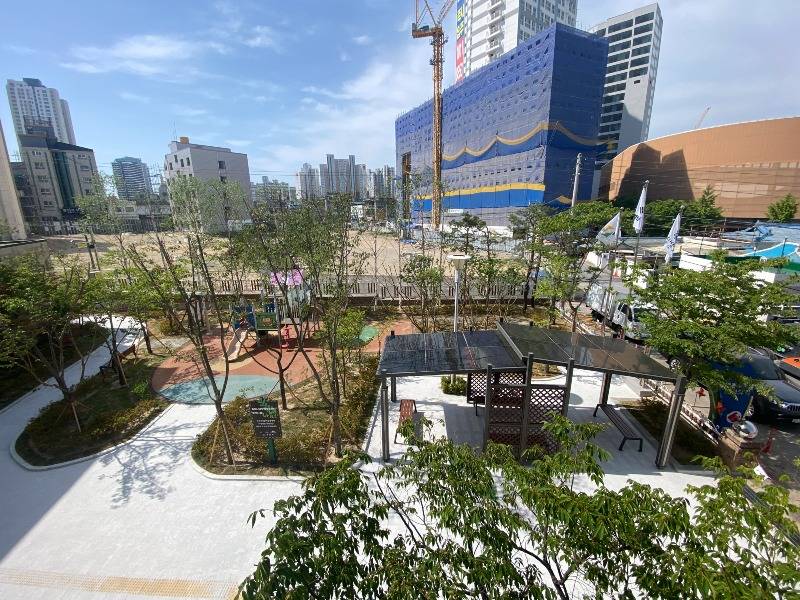 다함께 돌봄센터 실외나눔숲 (1).JPG