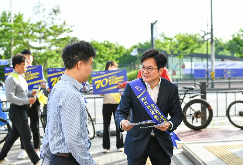 버스 전용개통 - 시장-시민.JPG