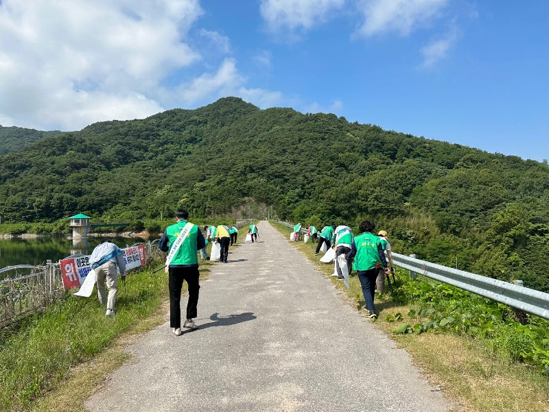 성송면 국토대청결운동 사진1.jpg
