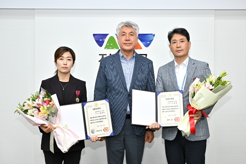 js20230710(2023년 상반기 모범공무원 정부포상 수여식)(JPZ_1194).jpeg