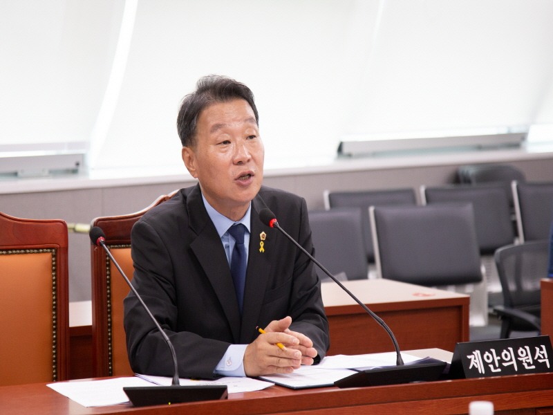 230717 강태형 의원, _농어촌 외국인근로자 인력 수급 및 관리 방안_ 마련을 위한 개정조례안 상임위 통과.jpg