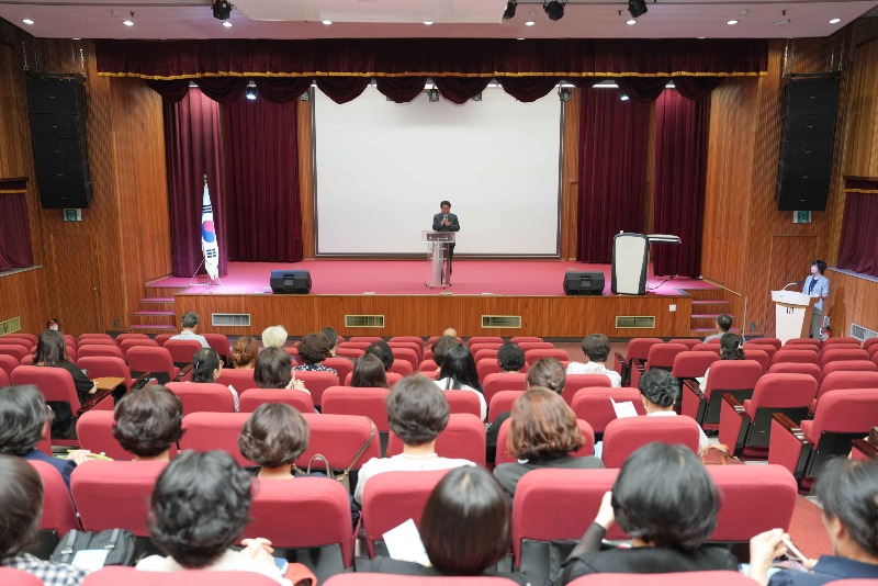 [0727]1.사진자료(2023 마음껏 펼치며 미래를 여는 강원특별자치도형 유보통합 이해교육 연수)(1).jpg