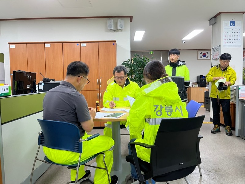 김홍규 강릉시장, 태풍 피해 대피 상황 및 현장 점검 02.jpg