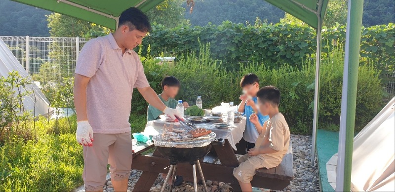 23.08.18. 보도자료 - 춘천도시공사 애민보육원 글램핑장 무상체험 지원 사진3.jpg