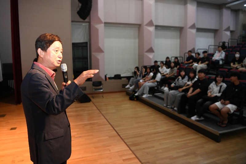 2023 해외 배낭연수 결과 발표회2.jpg