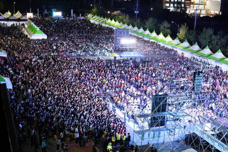 확~젊어진 동해무릉제 전 세대 매료됐다 (27).jpg