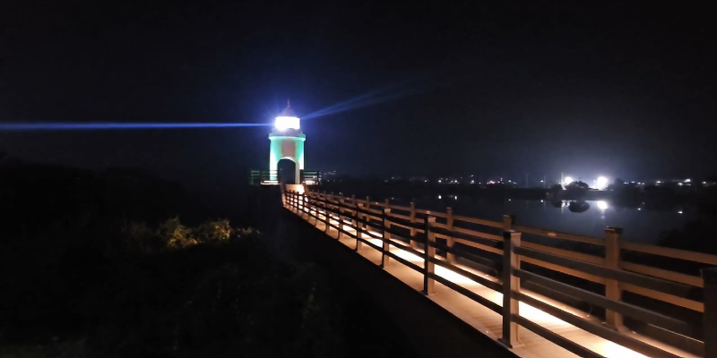 [크기변환]05 등대사진.png