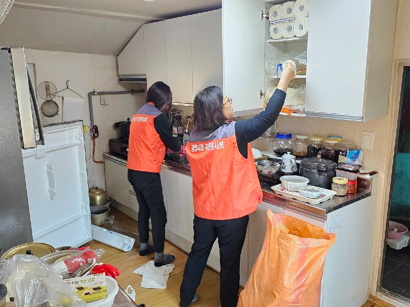 광양시 진월면, 복지사각지대 주거환경개선 위한 봉사활동 실시 - 진월면 1.jpg