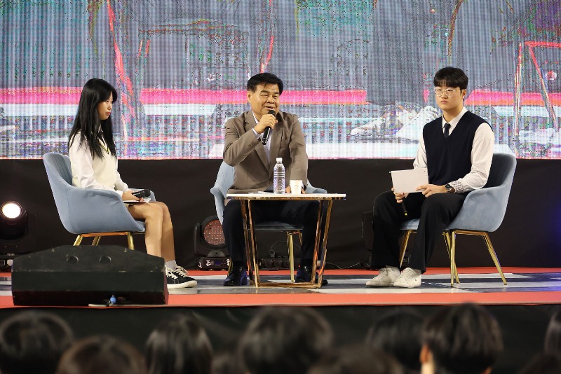 2. 동해시, 고3 학생과 함께하는 토크 콘서트 (2).jpg
