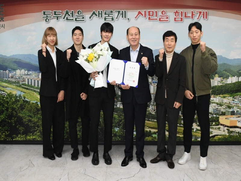 2. 동두천시, 시청 빙상단에 스피드스케이트 국가대표 안현준 선수 영입(1).jpeg