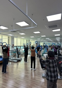 2 송탄보건소 장애인의 균형감각 향상을 위한 2024 상반기 밸런스 업 운동교실 운영.jpg