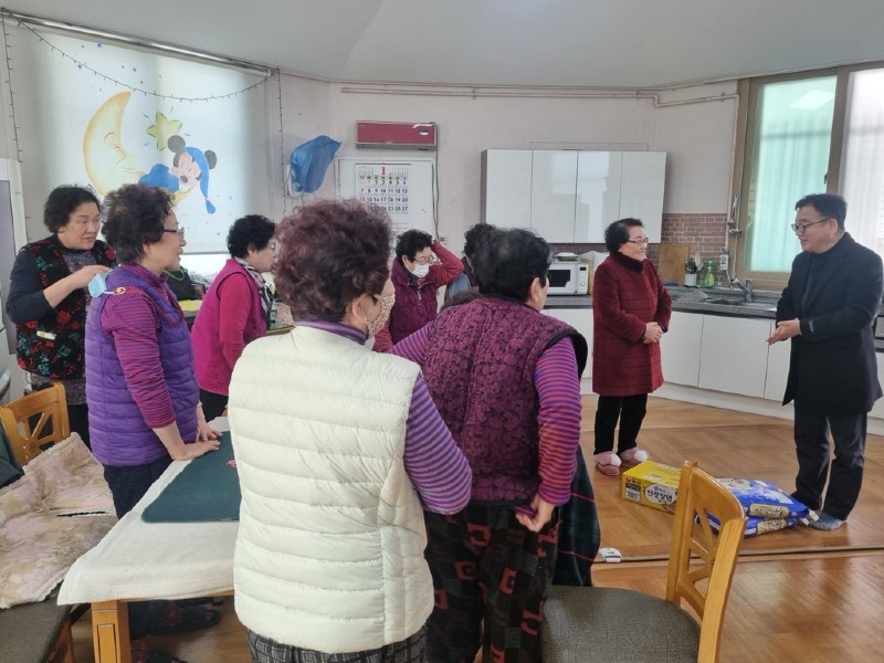 6.원산동, 설 명절맞이 경로당 순회 방문.jpg
