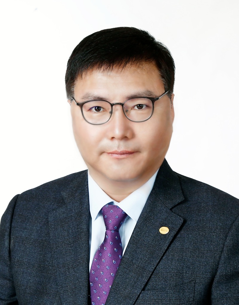 240126 최동익 전남도의원, 증명사진.jpg