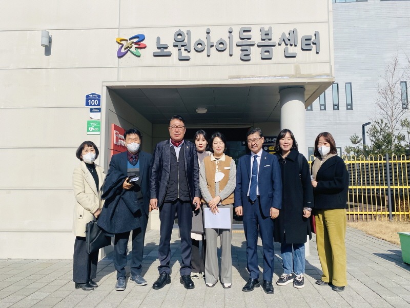 벤치마킹 기념촬영.jpg