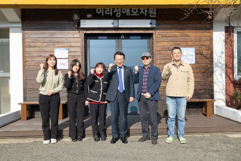 정헌율시장_설 앞두고 일선 사회복지시설 직접 챙겨 1.jpg