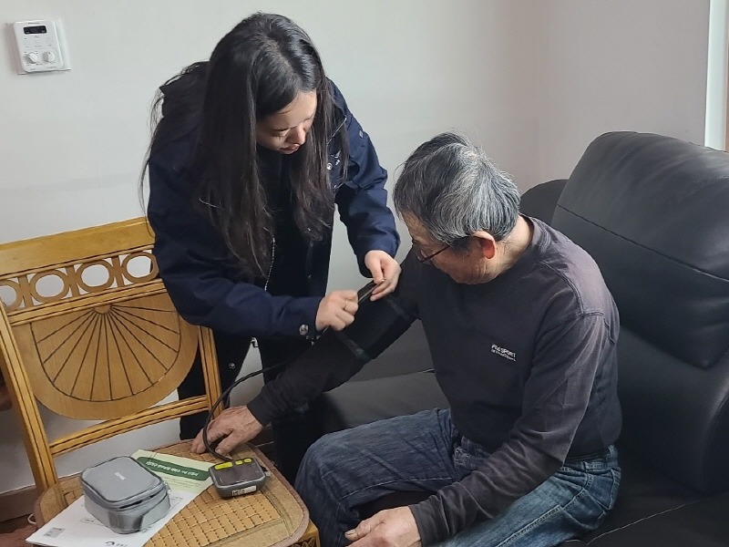 [크기변환]03 경기행복마을관리소 지킴이 가정방문 상담.jpg