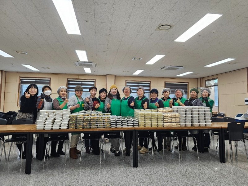 사진1(우천면새마을부녀회, 정월대보름 오곡밥 나눔 봉사).jpg