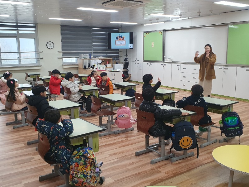 [0305]2.사진자료(누구나 누리고, 누구나 만족하는 양질의 맞춤형 늘봄학교 운영)(2).jpg