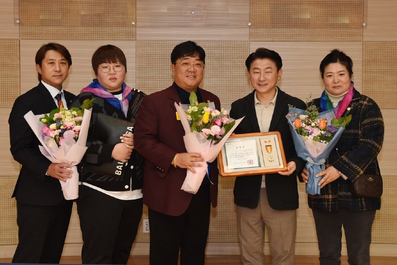 2.복지정책과(의정부시, 나눔문화 확산을 위한 2024년 상반기 아름다운 나눔인 표창)1-의정부송산로타리클럽.jpg