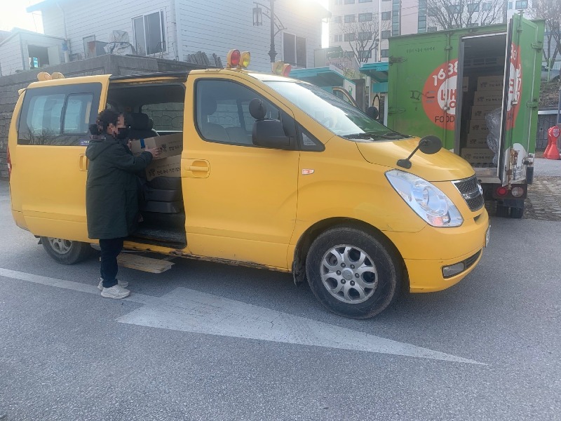 ㈜대신에프에스, 부안군 취약계층 지원 1200만원 상당 냉동치킨 기부1.jpg
