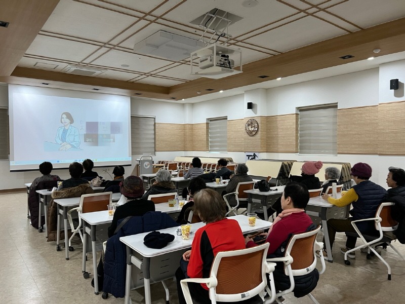 5-1 평택시 치매안심센터 힐링프로그램 낭만극장 운영.jpg
