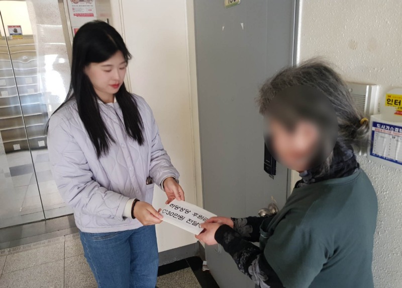 7.천주교 하당성당, 부활절 맞아 후원금 210만원 기부.jpg