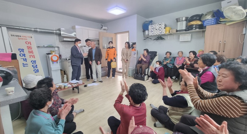 4-1.삼학동,‘복지 체감도’높인 찾아가는 이동복지 상담실 운영.jpeg