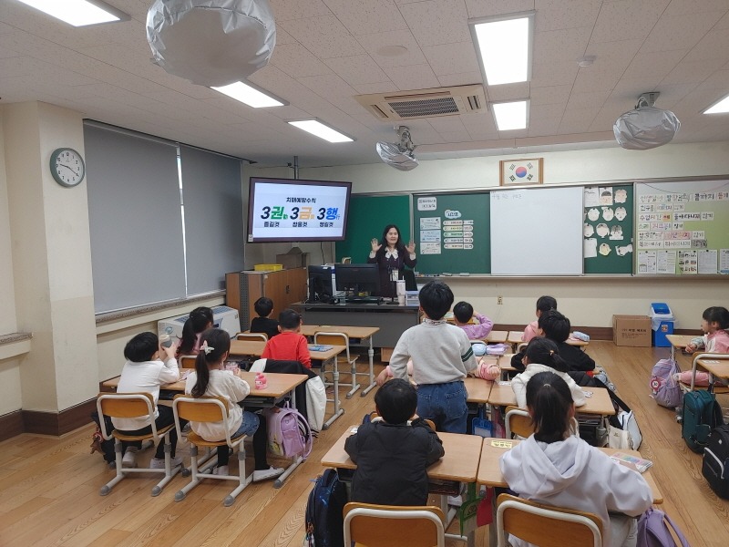 2 평택시 송탄치매안심센터 치매파트너 교육 진행.jpg