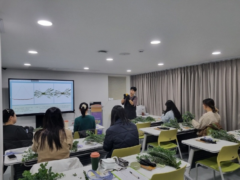 3.청년톡톡 5월 프로그램 수강생 모집.jpg