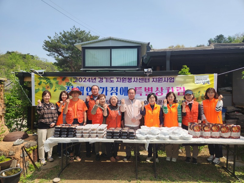 05 아름다운동행봉사회 특별밥상 차림 봉사.jpg