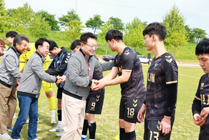 손병복 울진군수, 62회 경북도민체육대회 경기장 찾아 선수격려7.jpeg