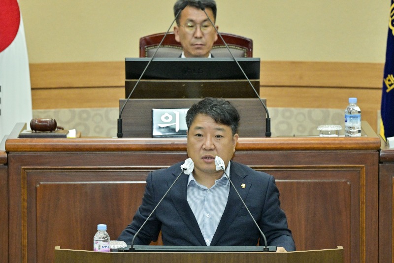js20240520(제297회 정선군의회 임시회 제1차 본회의)-2(JZ8_5825).jpg