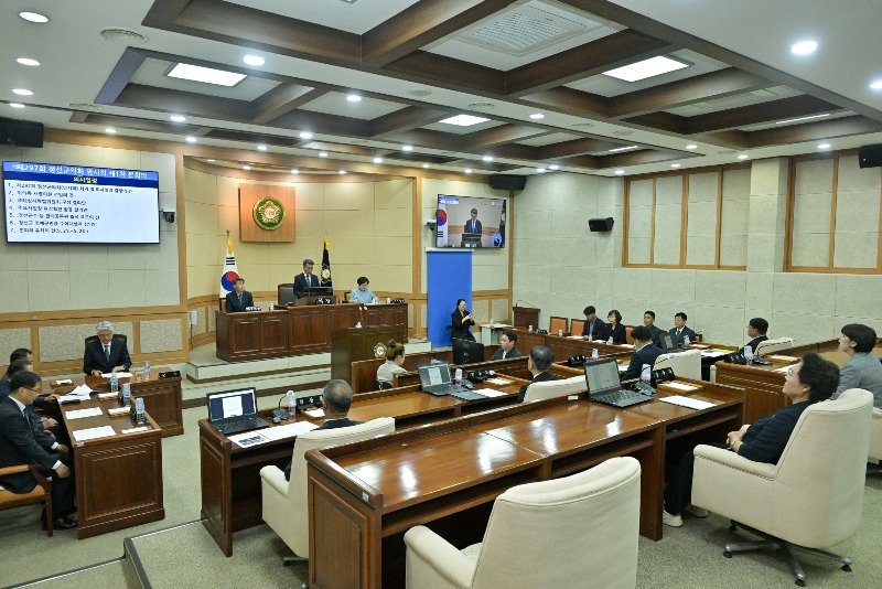 js20240520(제297회 정선군의회 임시회 제1차 본회의)-1(JZ8_5790).jpg