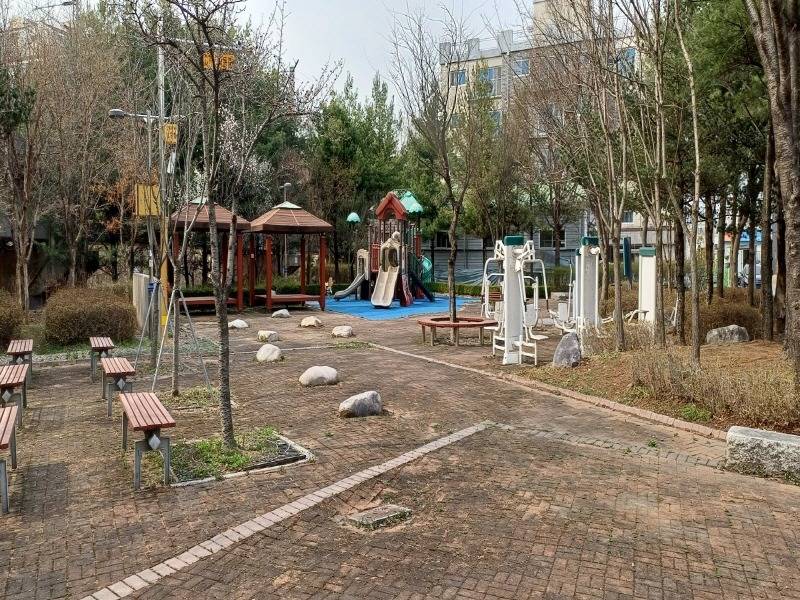 1. 동두천시, 공원 및 녹지 노후 시설물 정비로 안전한 이용 환경 조성.jpg