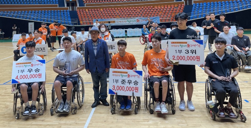[참고]춘천타이거즈 휠체어농구단 제주지사배 전국농구대회 3연패.jpg