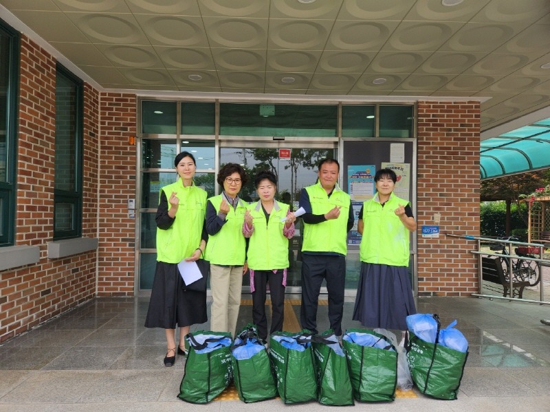 3. 상패동 지역사회보장협의체, 밑반찬 전달 통한 안부확인과 말벗지원(1).jpg